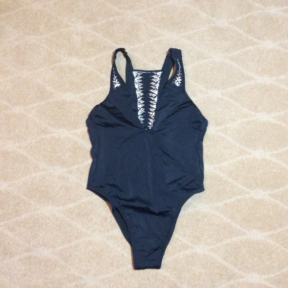 Ashley Graham X S4A NWOT Cats Meow One-Piece, 4 - Picture 2 of 9